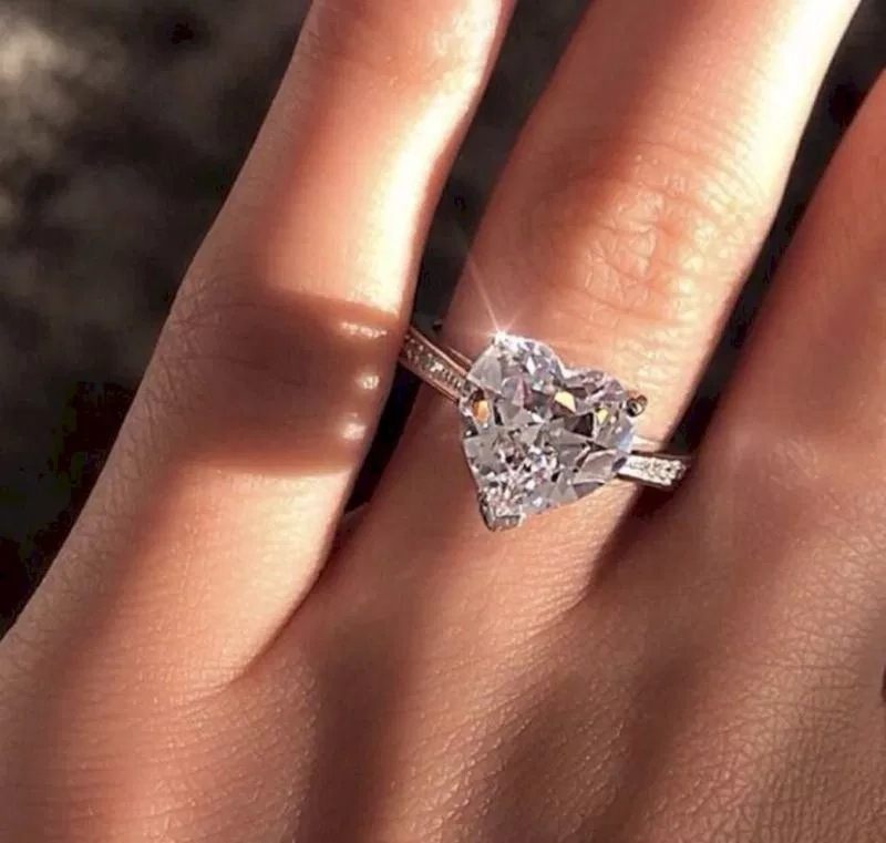 Inlaid AAA zircon heart-shaped ring