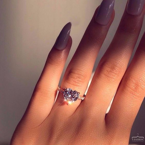 Inlaid AAA zircon heart-shaped ring